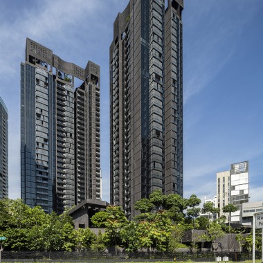 Wieżowce na terenie Martin Modern łączą dwa cenne zasoby gęsto zaludnionej metropolii Singapuru: przestrzeń i przyrodę.(© Darren Soh)