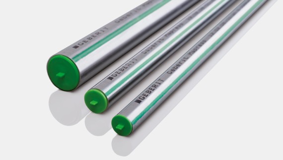 Zielona, charakterystyczna linia identyfikuje rurę systemową CrMoTi Geberit Mapress Stainless Steel