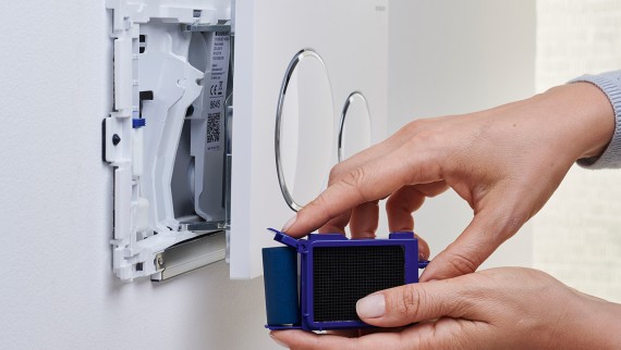 Przycisk do spłukiwania Geberit z wkładką na kostki toaletowe Przycisk do spłukiwania Geberit z wkładką na kostki toaletowe